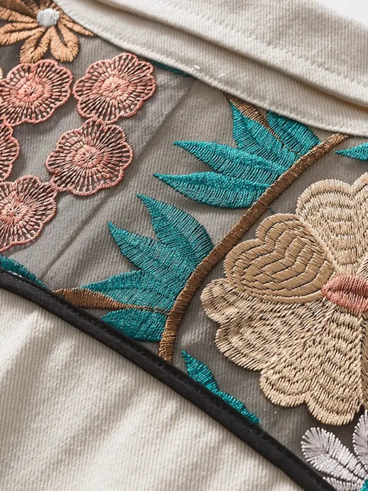 Patchwork-Denimjacke 'Floralis' – mit Reißverschluss: detailreicher Bomberjacke im japanischen Stil