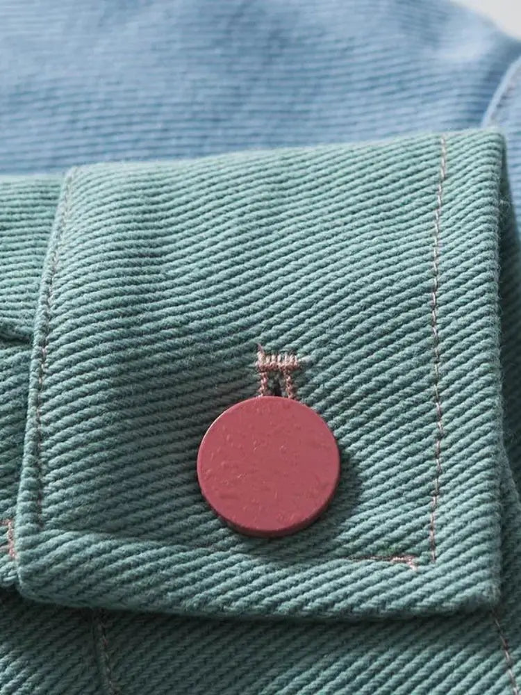 Geblümte Patchwork-Jacke 'Herz' – Nahaufnahme Bomberjacke mit japanischem Motiv