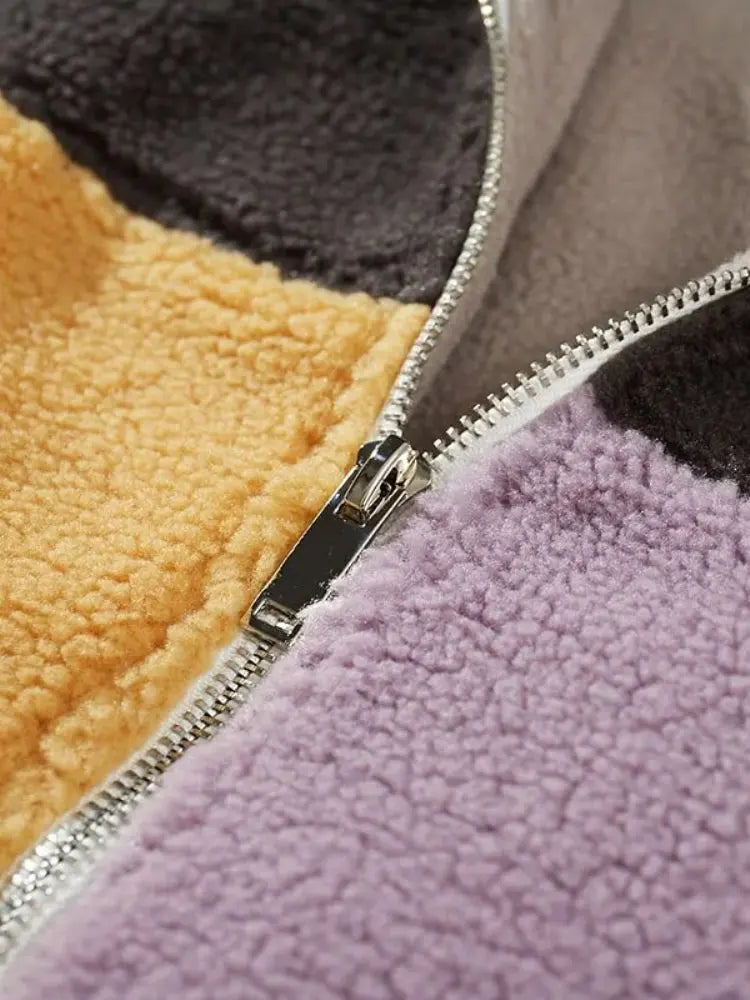 Minimalistische Fleece-Jacke 'Korima' – Nahaufnahme Sweatshirt mit japanischem Motiv