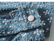 Paillettenbesetzte Jeansjacke 'CRG711' – Nahaufnahme Bomberjacke mit japanischem Motiv