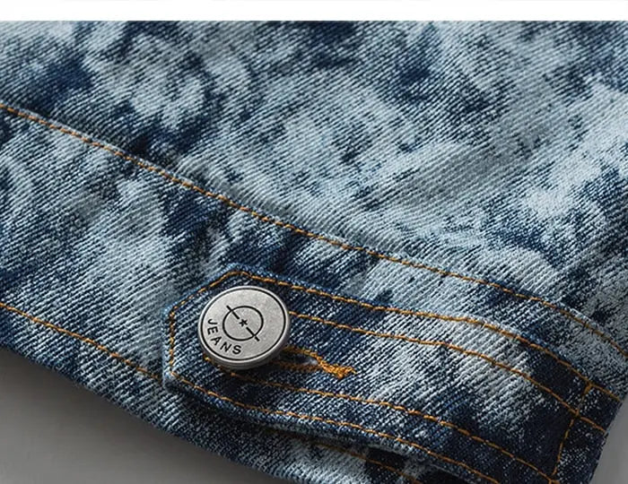 Blaue geblümte Jeansjacke 'TD711' – mit Reißverschluss: detailreicher Bomberjacke im japanischen Stil