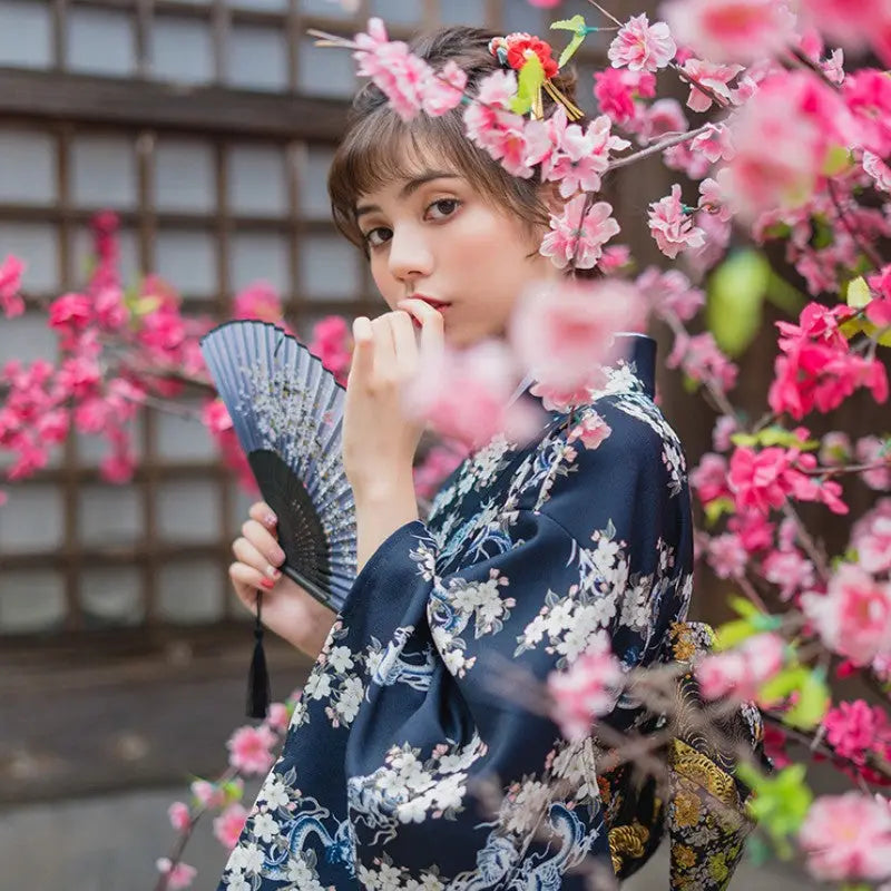 Echter japanischer Damenkimono 'Akemi' – Kimono für traditionelle Anlässe, Premium-Qualität