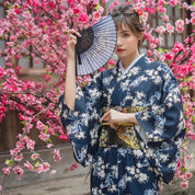 Echter japanischer Damenkimono 'Akemi' – mit Obi: detailreicher Kimono im japanischen Stil
