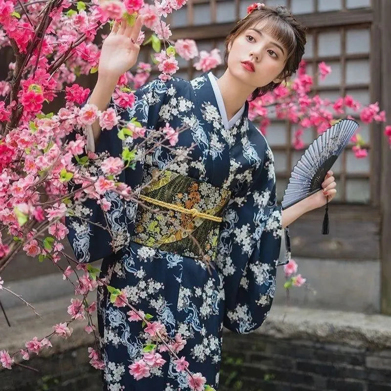 Echter japanischer Damenkimono 'Akemi' – Kimono im traditionellen japanischen Stil für Herren und Damen