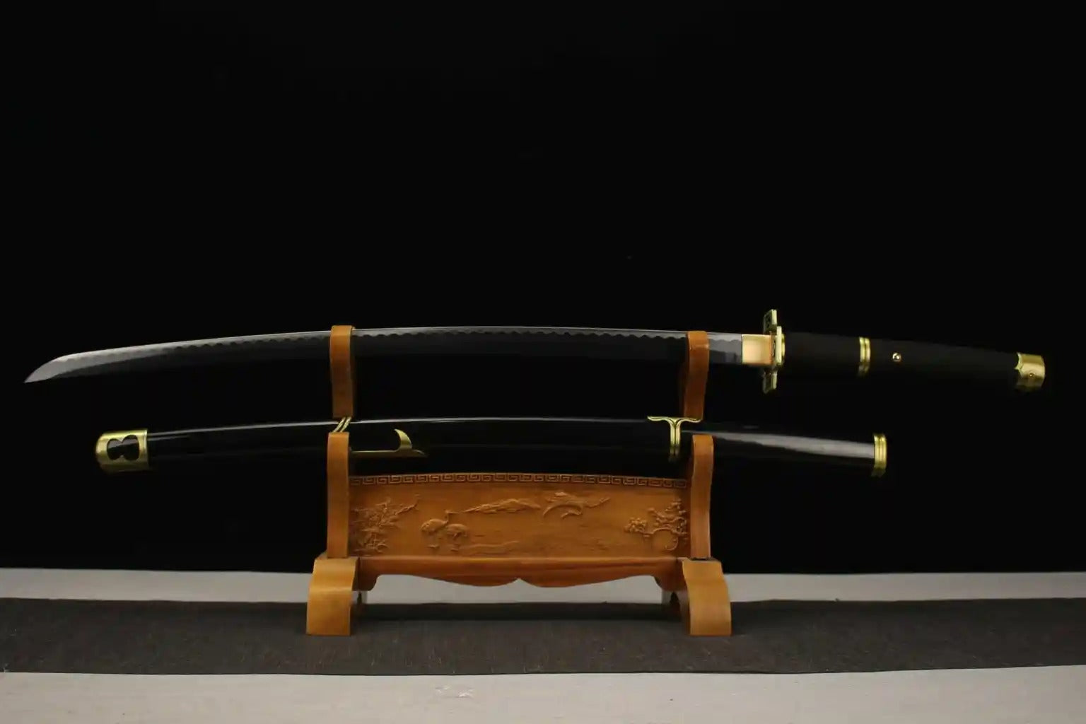 Yubashiri Katana (Einteiler) – Styling-Aufnahme im traditionellen japanischen Stil