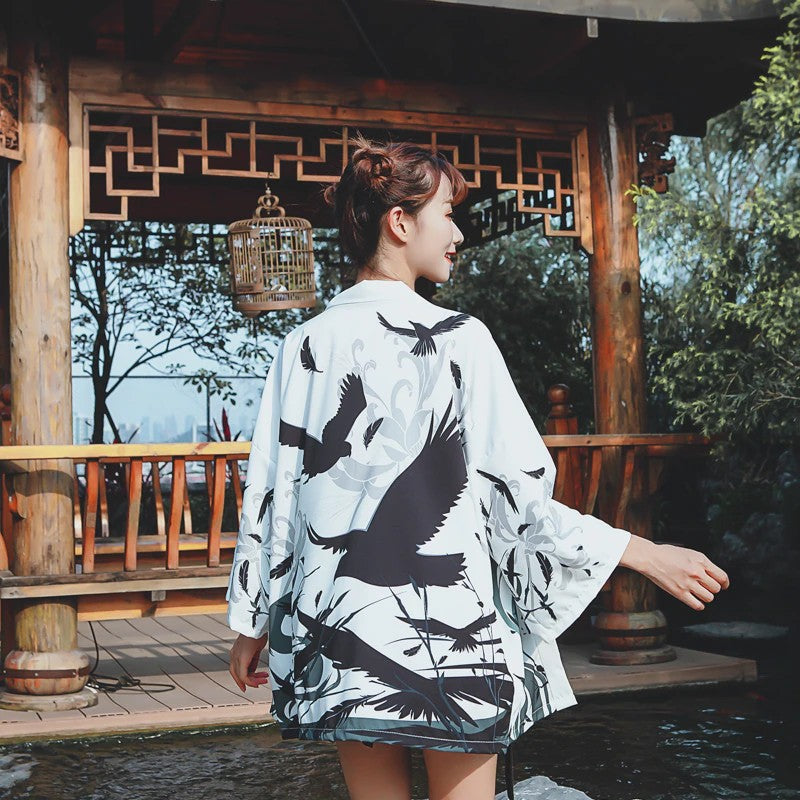 Schwarz-weiße Kimono-Jacke 'Hisae' – Detail: lange Ärmel, Kimono japanischen Stil