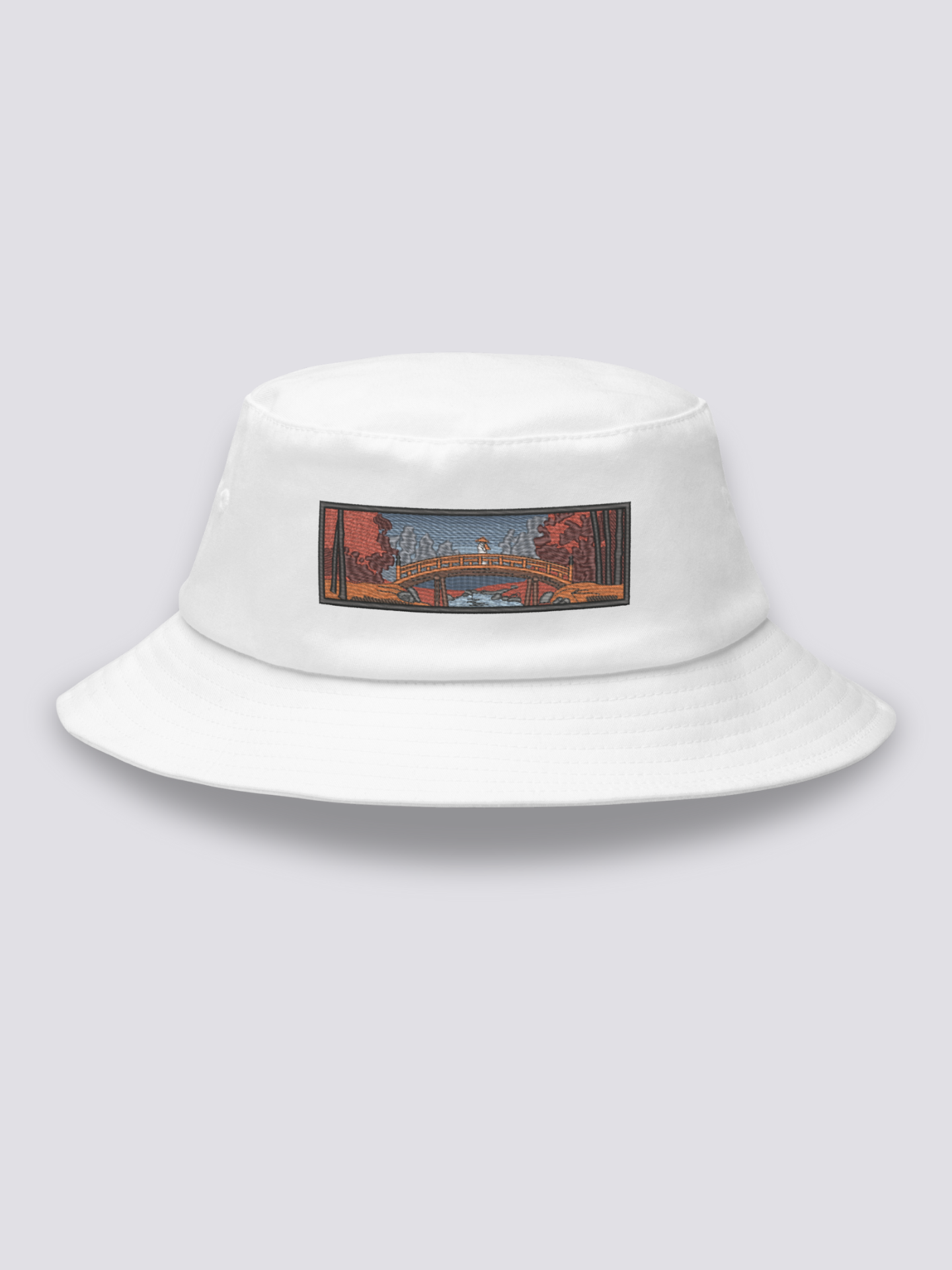 Bucket Hat Bestickt Ukiyo-e – Bucket Hat, gestickte Taikobashi-Brücke unter Herbstahornen, Detailaufnahme der Stickerei