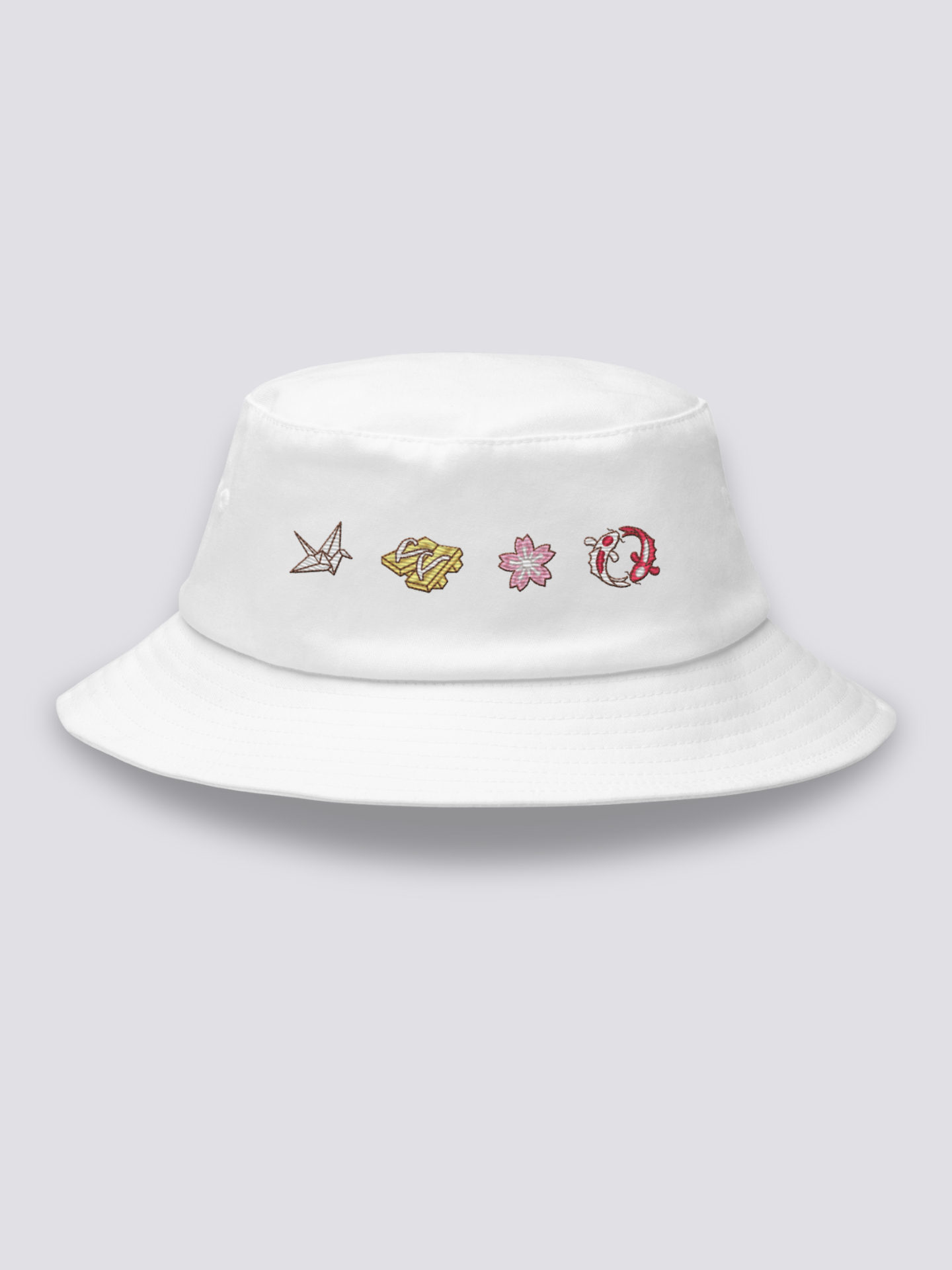 Bucket Hat Japanische Muster – Bucket Hat, vier gestickte Ikonen: Kranich, Geta, Sakura, Koi, Detailaufnahme der Stickerei