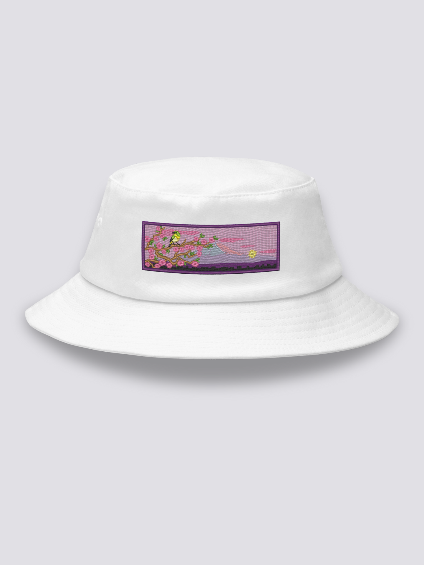Bucket Hat Japanischer Frühling – Bucket Hat, gestickter Vogel, Kirschbaum und Fuji, Rückansicht