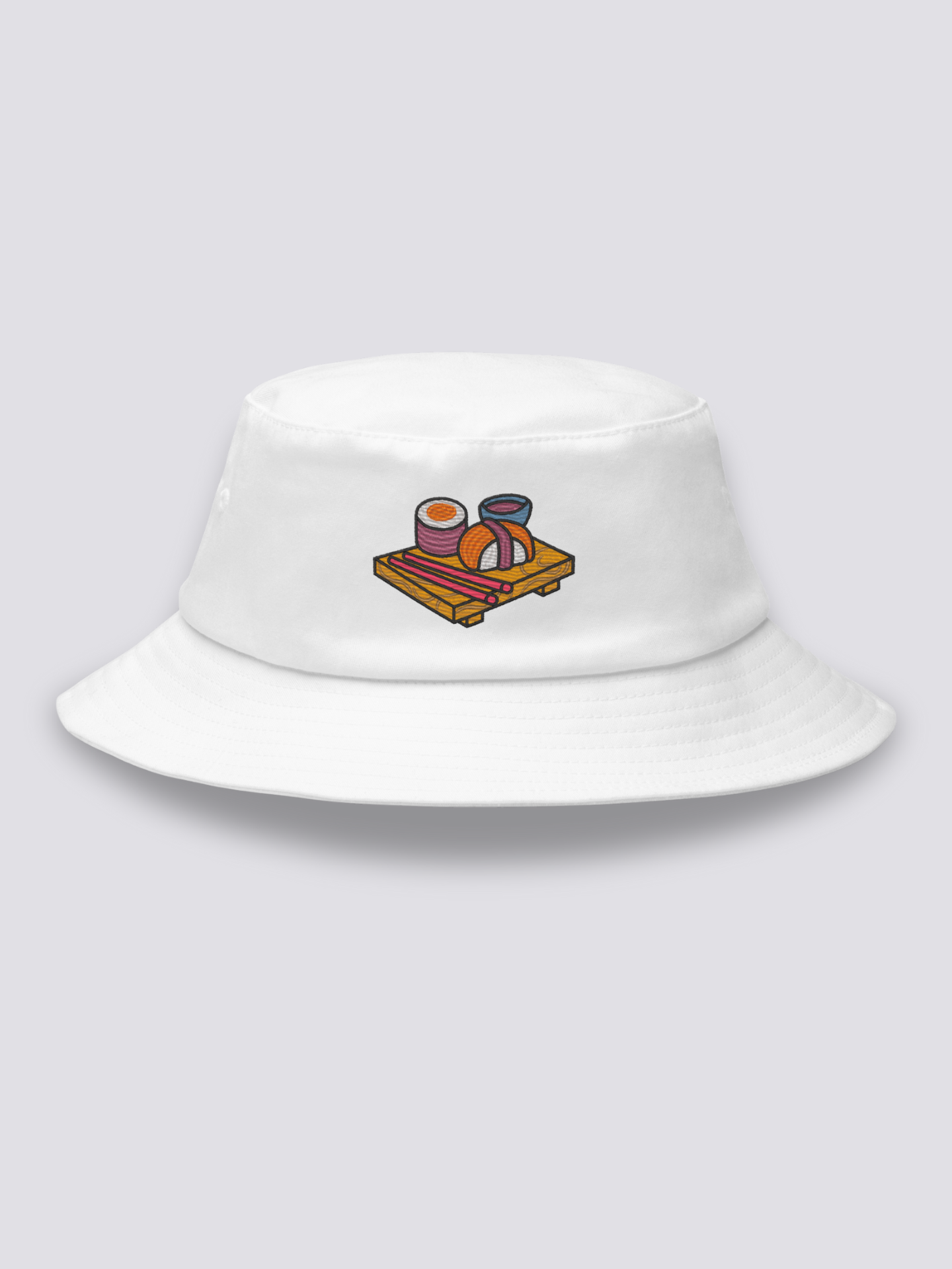 Bucket Hat Maki Nigiri – Bucket Hat, gesticktes Verkostungs-Tablett mit Sushi, Detailaufnahme der Stickerei