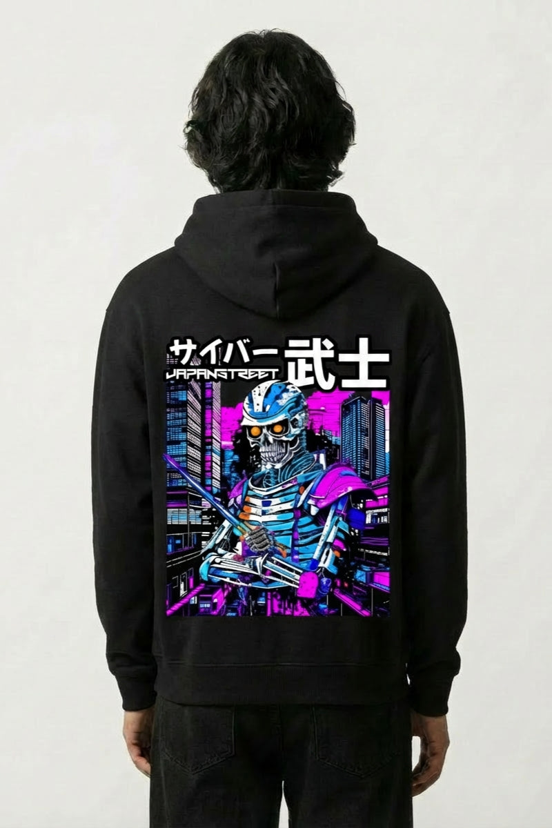 Cyberpunk-Hoodie mit Skelett-Samurai unter Neonlichtern, Rückenansicht des oversize Streetwear-Hoodies