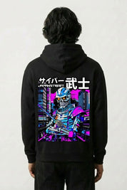 Cyberpunk-Hoodie mit Skelett-Samurai unter Neonlichtern, Rückenansicht des oversize Streetwear-Hoodies