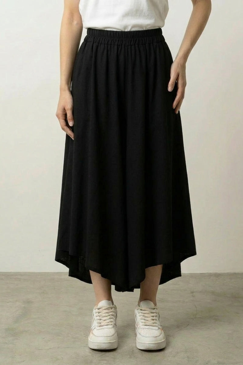 Damen-Hakama 'Nama Kuro – japanischer Damen-Hakama Hosenrock, schwarzer A-Linien-Hosenrock mit matter Finish, Vorderansicht