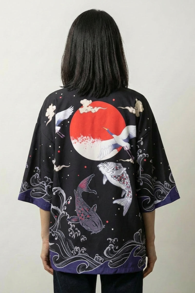 Damen-Kimono-Jacke 'Miyuki', Detailaufnahme Druckmotiv – Damen Kimono-Jacke japanischer Haori mit Fische unter Sternenhimmel