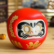 Daruma Spardose Bordeaux Leere Augen Ritual – Daruma, leere Augen für den Wunschritus, Bordeaux, Seitenansicht