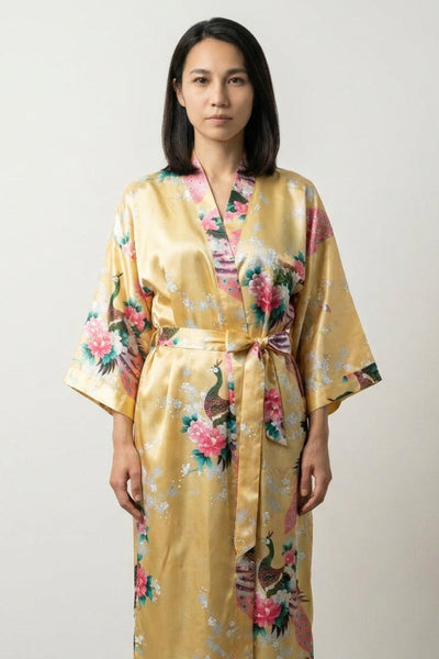 Gelber japanischer Kimono-Pyjama