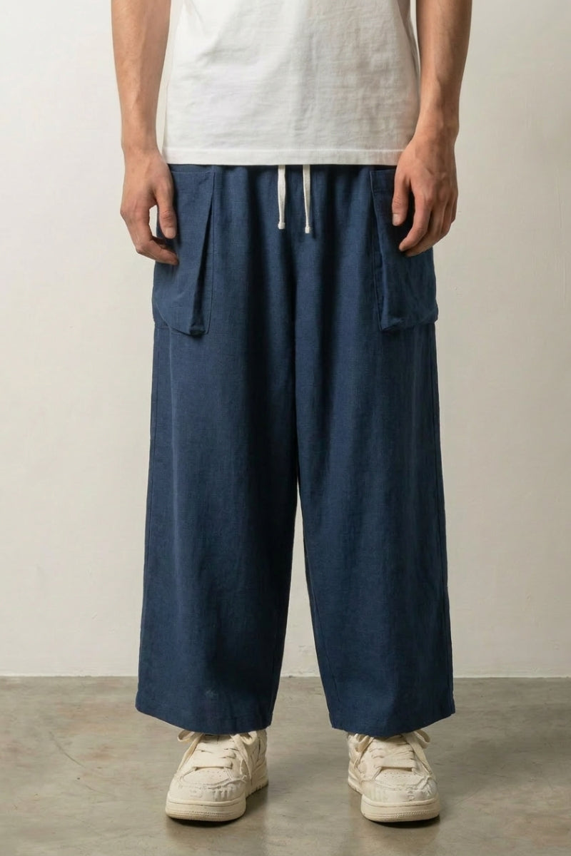 Hakama 'Konakoi' für Männer – japanischer Herren-Hakama Hose, weite marineblaue Herrenhose aus Baumwolle und Leinen, Vorderansicht