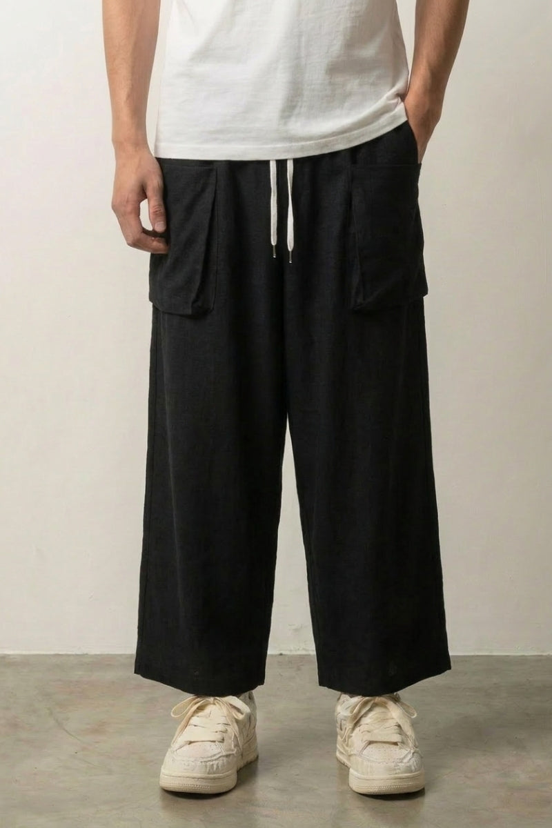 8-Herrenhose mit aufgesetzten Taschen, Vorderansicht