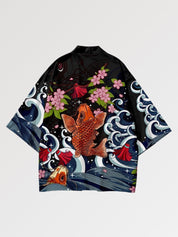 Haori 'Koi x Sakura', getragene Ansicht der offenen Haori-Jacke mit Koi-Karpfen und Kirschblüten