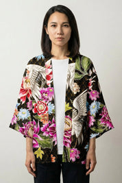 Haori für Damen 'Sakaide', offene Kimono-Jacke mit Kranichen und Blumen auf Schwarz, Rückenansicht