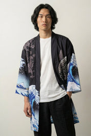 Happi Coat «Koi Nami», offener japanischer Happi Coat mit Koi, Großer Welle und Berg Fuji auf Indigoblau, Vorderansicht