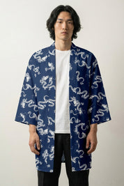 Happi Coat «Ryū Indigo», offener japanischer Happi Coat mit weißen Drachen auf Indigoblau, Vorderansicht