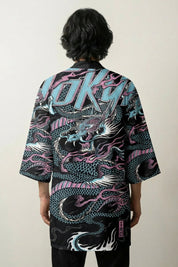 Happi Coat «Ryū Tokyo» mit türkisfarbenem Drachen und Tokyo-Schriftzug auf Schwarz, getragene Ansicht der offenen Festival-Jacke