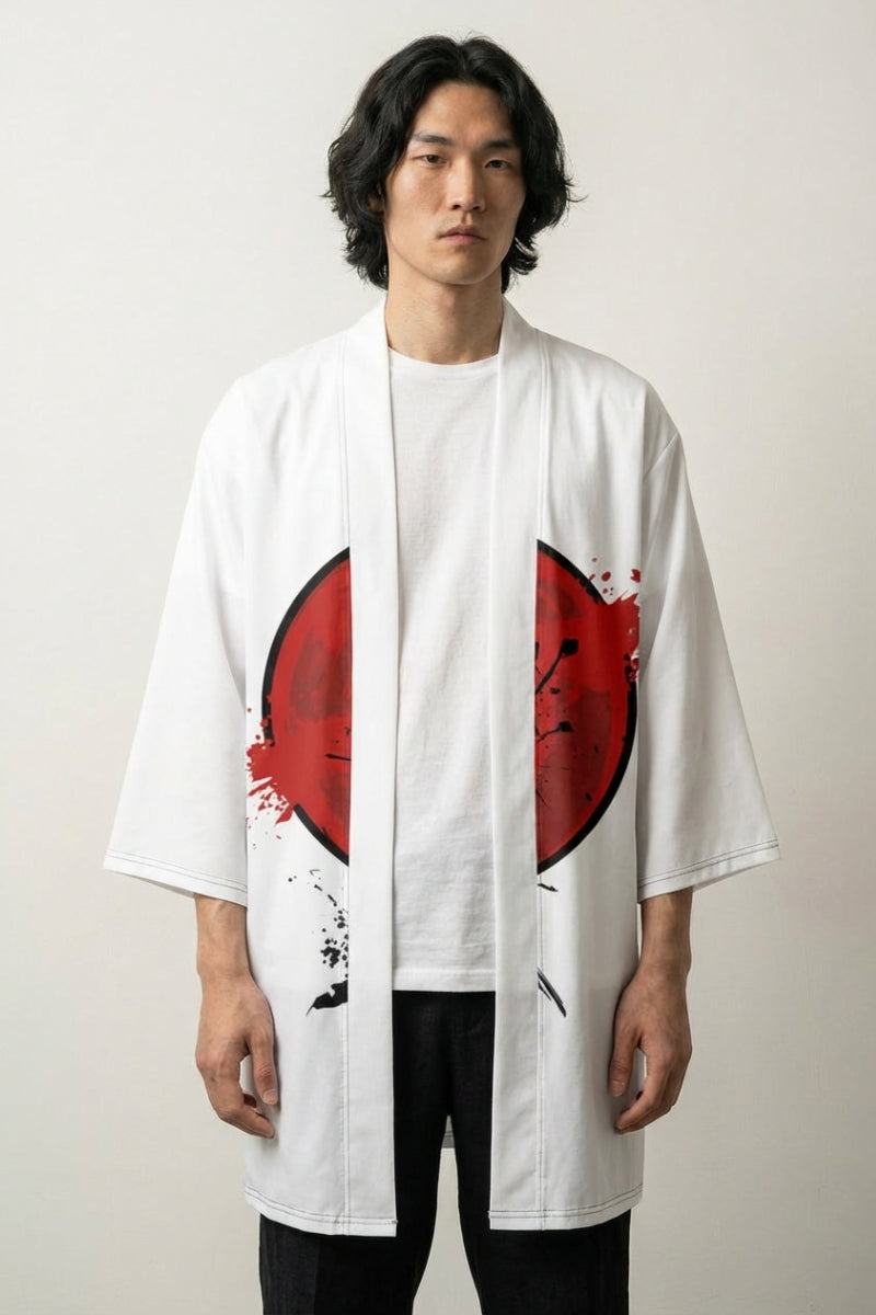 Happi Coat «Samurai Akai», offener japanischer Happi Coat mit Samurai-Silhouette und roter Sonne auf Weiß, Vorderansicht