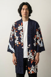 Happi Coat «Tsuru Akatsuki», offener japanischer Happi Coat mit weißem Kranich und roter aufgehender Sonne auf Marineblau, Vorderansicht