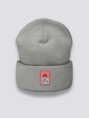 Hokusai-Beanie – Beanie, gestickte aufgehende Sonne über Ukiyo-e-Wellen, Detailaufnahme der Stickerei