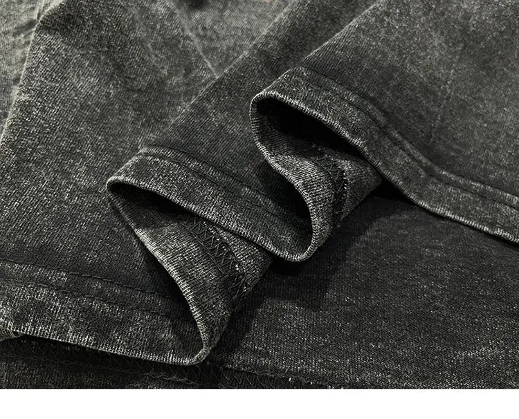 Japanisch geschnittenes T-Shirt 'Akaiwa' – Baumwolle: detailreicher T-Shirt im japanischen Stil