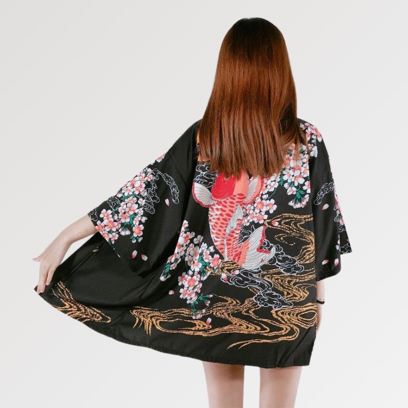 Japanischer Kimono für Damen 'Sakura x Koi' – japanisches Gewand, Kimono im japanischen Design