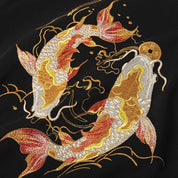 Japanisches T-Shirt mit Koi-Motiv 'Okariya' – Baumwolle: detailreicher T-Shirt im japanischen Stil