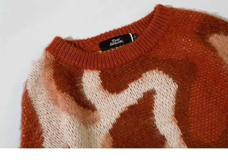 Pullover im japanischen Stil 'Graphic Godika' – Seitenansicht des Pullover, für den Winter