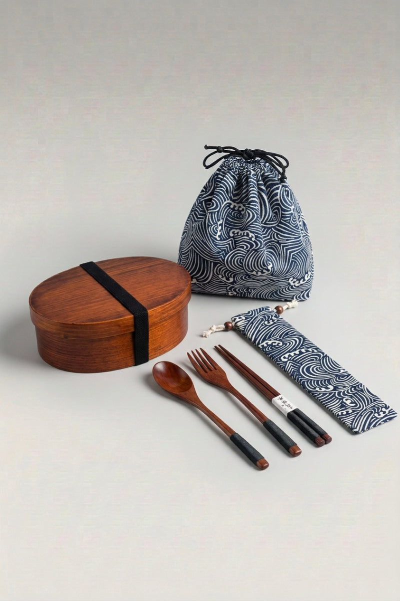 Japanische Bento Box aus Holz, ovale einstöckige Form mit Tasche