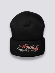 Japanische Fisch-Beanie – Beanie, gestickter Koi-Karpfen-Schwarm, Seitenansicht