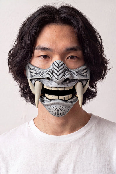 Japanische Gesichtsmaske 'Ama-no-Jaku'