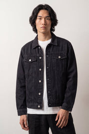 Nachtleuchtende Koi-Stickerei auf japanischer Jeansjacke