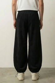 Japanische Samthose 'Takumi', getragene Ansicht – japanische Hose Herren traditioneller Stil