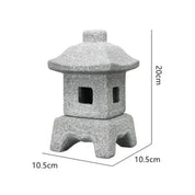 Japanische Stein-Gartenlaterne – japanische Laterne, Miniatur-Stein-Tōrō im Yukimi-gata-Stil, beleuchtete Ansicht