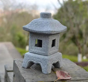 Japanische Stein-Gartenlaterne – japanische Laterne, Miniatur-Stein-Tōrō im Yukimi-gata-Stil, Gesamtansicht