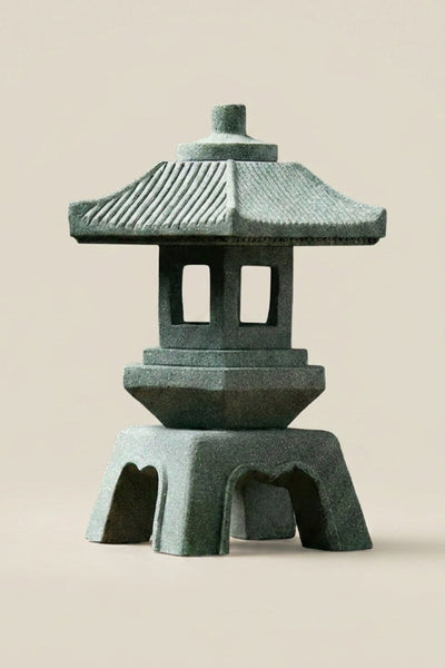 Japanische Steinlaterne für draußen