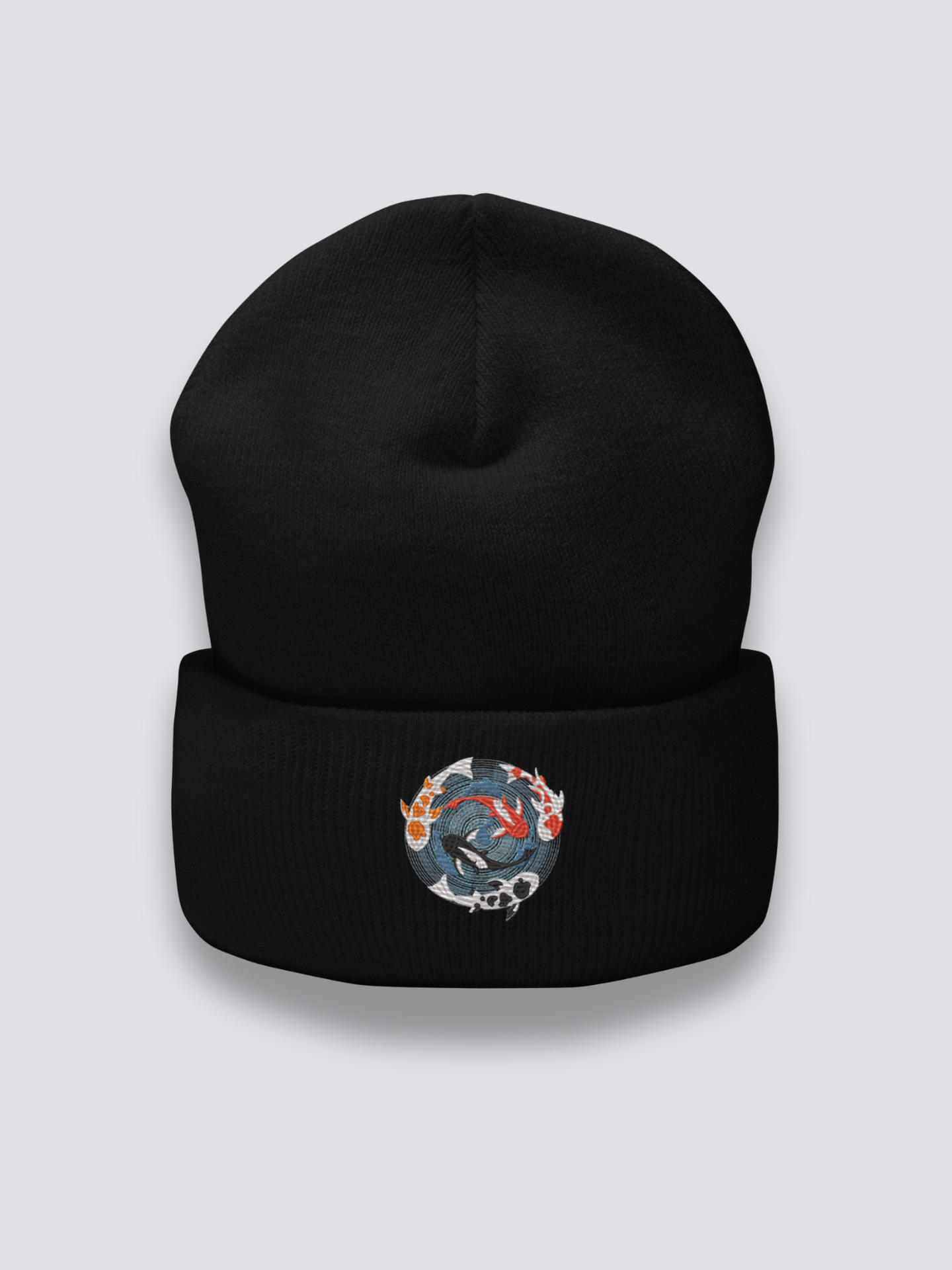 Japanische Stickerei-Beanie – Beanie, gestickter Koi-Teich von oben im Medaillon, Rückansicht