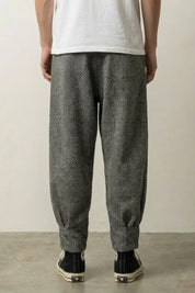 Japanische Tapered-Hose 'J.Korano', Rückansicht – Streetwear-Hose Herren japanischer Stil