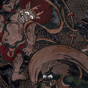 Sukajan mit Wind- und Donnergöttern Fujin und Raijin, Vorderansicht