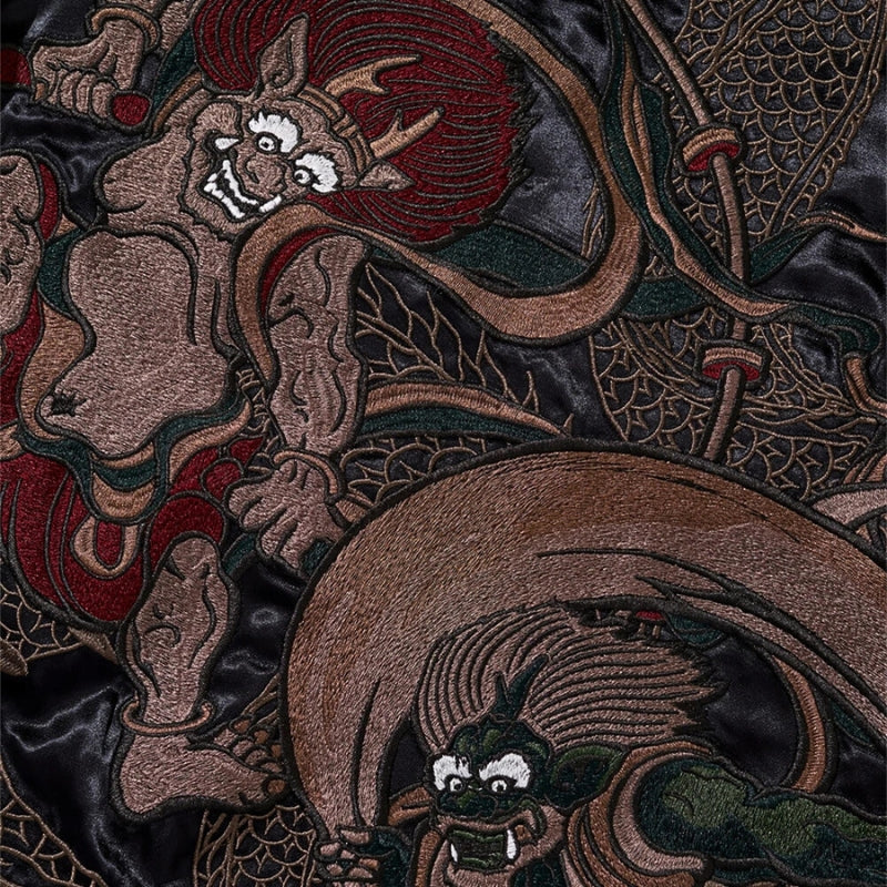 Sukajan mit Wind- und Donnergöttern Fujin und Raijin, Vorderansicht