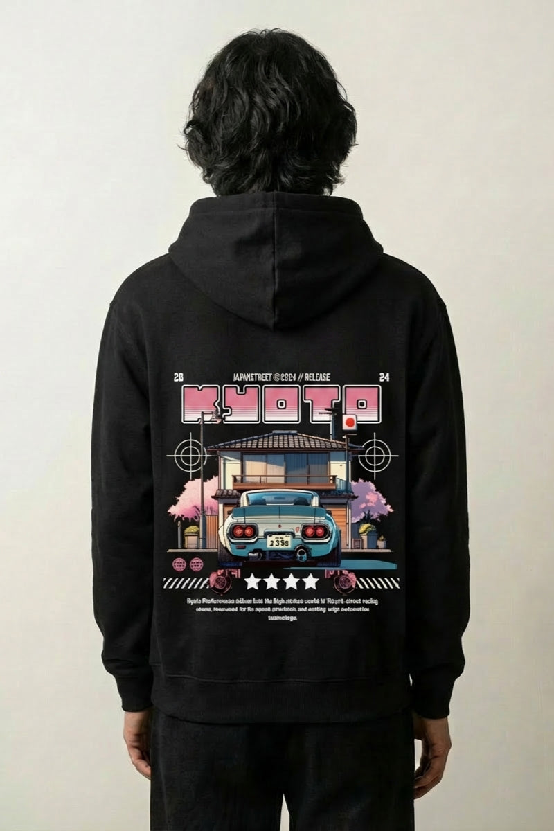 japanischer Auto-Hoodie mit Kirschbaum-Straße in Kyoto, Rückenansicht des oversize Streetwear-Hoodies