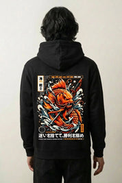 japanischer Grafik-Hoodie mit Koi-Karpfen in der Welle, Rückenansicht des oversize Streetwear-Hoodies