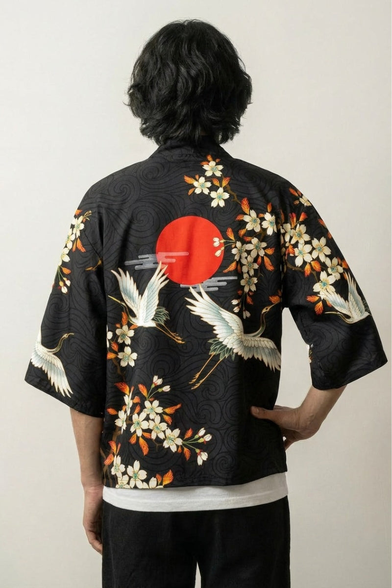 japanischer Haori 'Kitakami' mit Kranichen und aufgehender Sonne, japanischer Haori in Vorderansicht