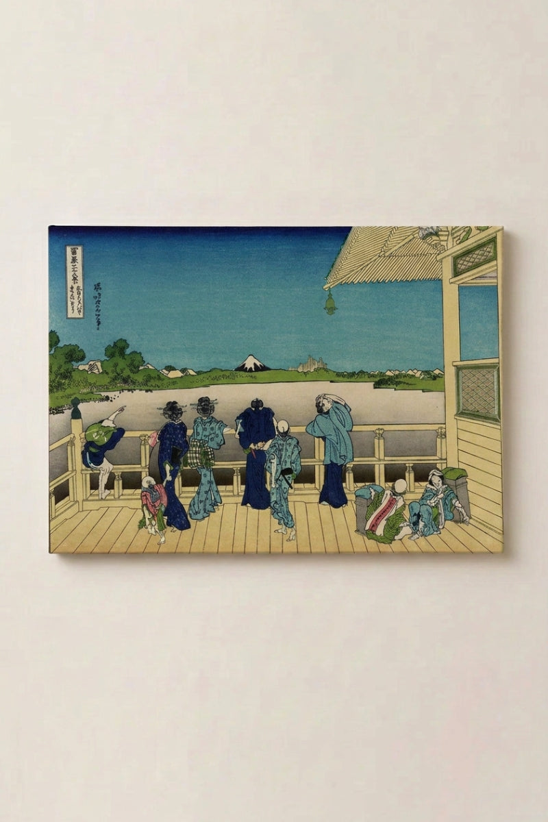 Japanischer Holzschnitt 'Dento' als gerahmtes Wandbild vor beiger Wand — Veranda eines Teehauses mit rastenden Reisenden, der Fuji von der Öffnung gerahmt
